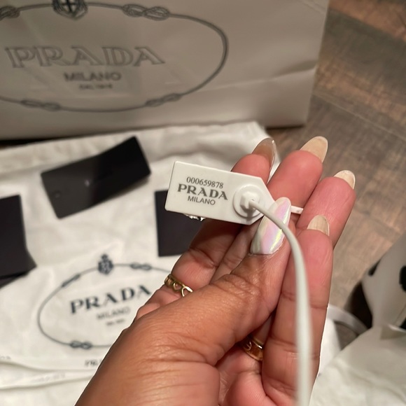 Authentic Prada Re-Edition unlimited mini bag - Picture 9 of 11